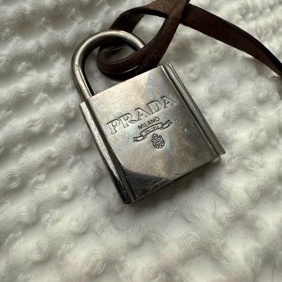 Prada key - Picture 3 of 4